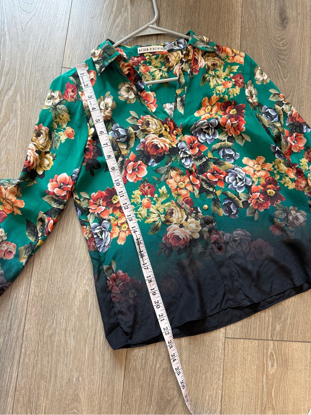 ALICE + OLIVIA Silk Eloise Floral Button-Down Blouse Size Small - Picture 8 of 12